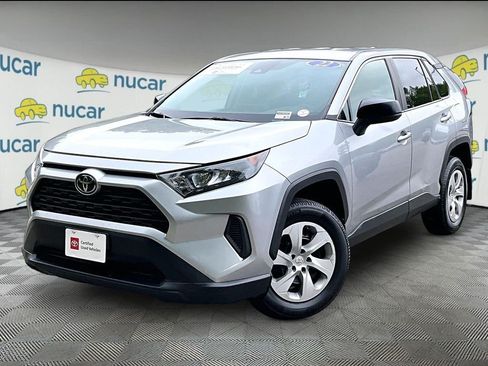 Certified 2022 Toyota RAV4 LE AWD/4WD image 3