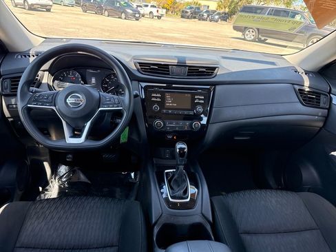 Used 2017 Nissan Rogue S image 6