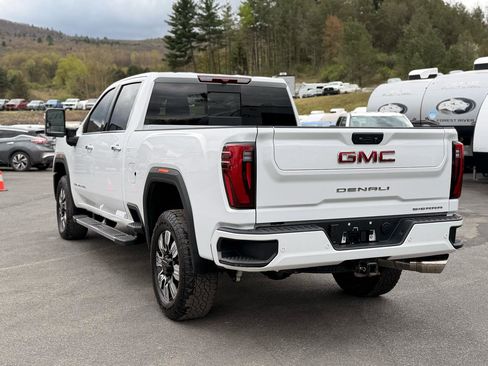 Used 2025 GMC Sierra 3500 Denali AWD/4WD image 7