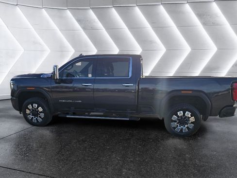 Used 2024 GMC Sierra 2500 Denali w/ Denali Reserve Package image 8