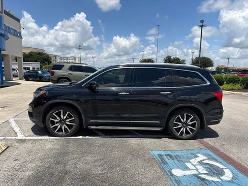 Used 2021 Honda Pilot Touring image 1