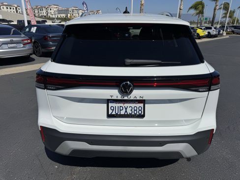 Used 2025 Volkswagen Tiguan S FWD image 9