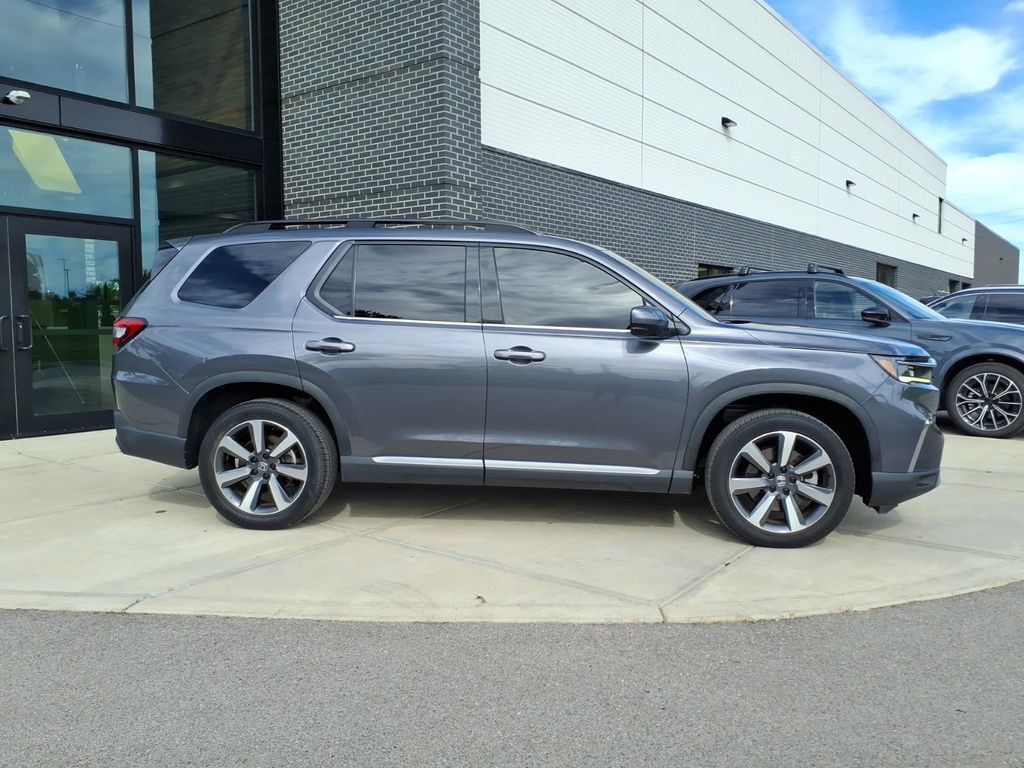 Used 2024 Honda Pilot Touring image 8