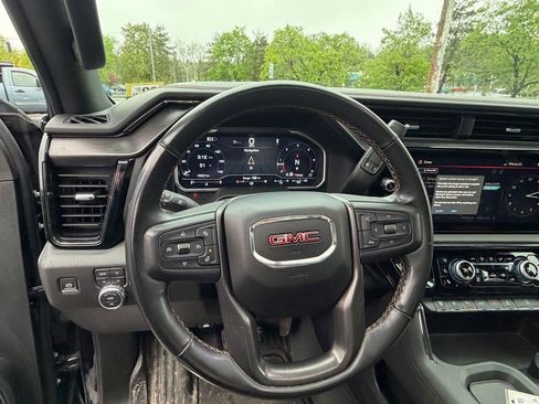 Used 2024 GMC Sierra 2500 AT4 w/ Technology Package AWD/4WD image 10