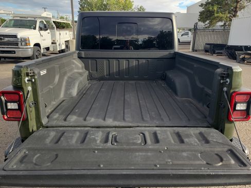 Used 2023 Jeep Gladiator Sport AWD/4WD image 27