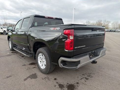 Used 2022 Chevrolet Silverado 1500 LT AWD/4WD image 12