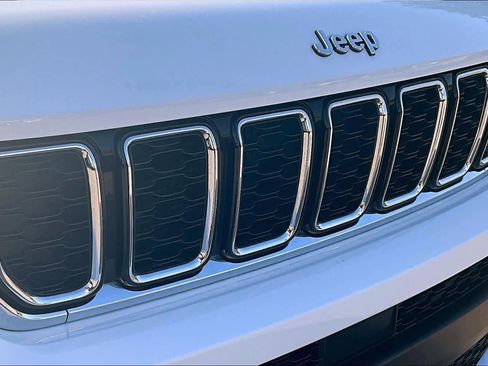 Used 2021 Jeep Grand Cherokee L Limited RWD image 32