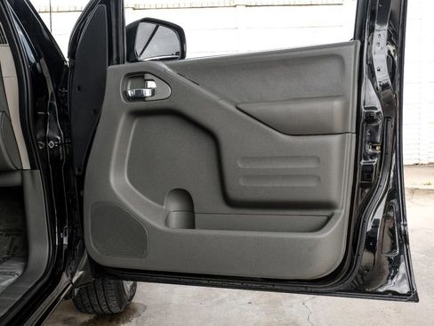 Used 2018 Nissan Frontier SV RWD image 41