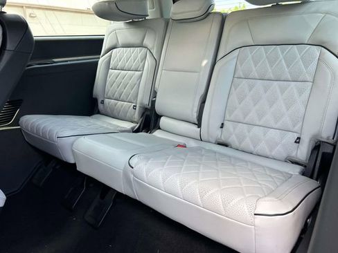 New 2026 Lincoln Navigator L Black Label AWD/4WD image 22