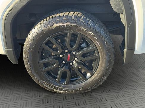 Used 2024 GMC Sierra 1500 Elevation image 31