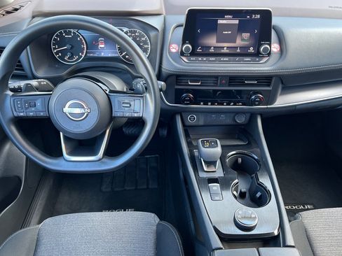 Used 2023 Nissan Rogue SV image 15