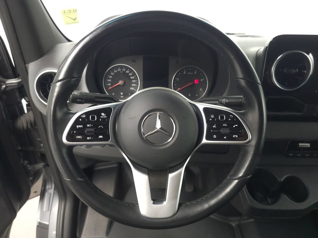 Used 2024 Mercedes-Benz Sprinter 2500 image 11