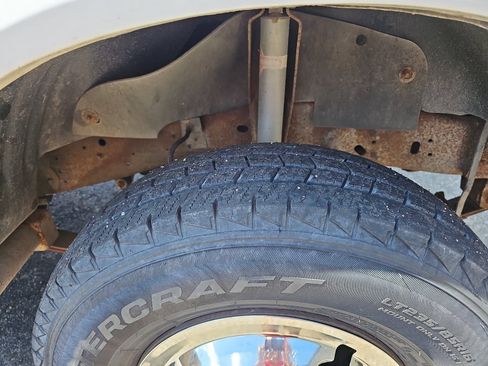 Used 1989 Ford F450 2WD Regular Cab Super Duty image 19