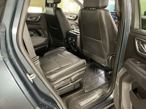 Used 2021 Chevrolet Tahoe LT w/ LT Signature Package RWD image 16
