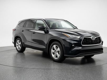 Used 2025 Toyota Highlander LE