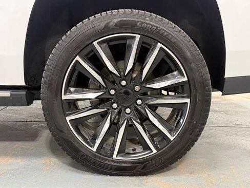 Used 2020 Cadillac Escalade Premium Luxury AWD/4WD image 12