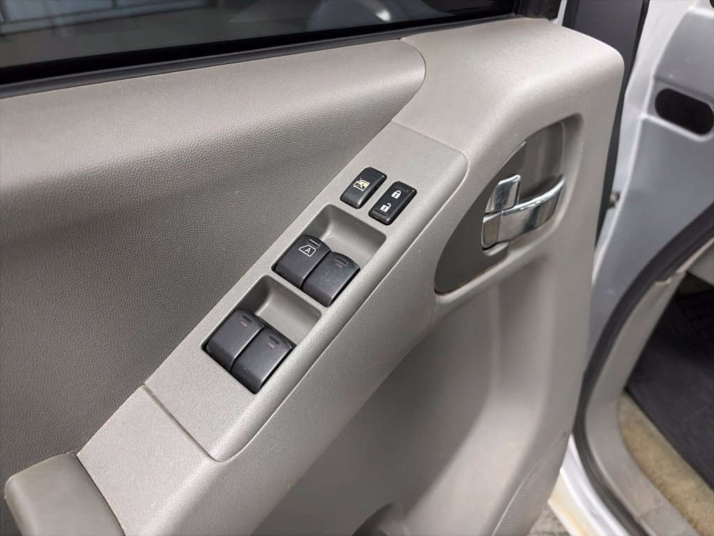 Used 2014 Nissan Frontier SV w/ SV Value Truck Package RWD image 15