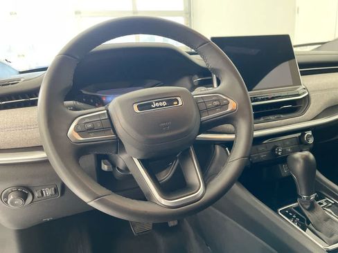 Used 2024 Jeep Compass Latitude AWD/4WD image 14