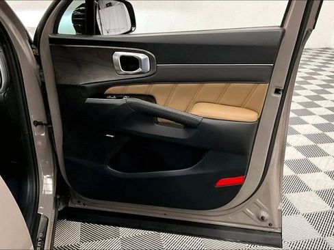 Used 2025 Kia Sorento SX Prestige w/ Olive Brown Leather Package image 20