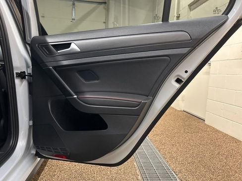 Used 2020 Volkswagen GTI SE FWD image 15