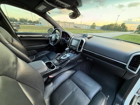 Used 2012 Porsche Cayenne image 31