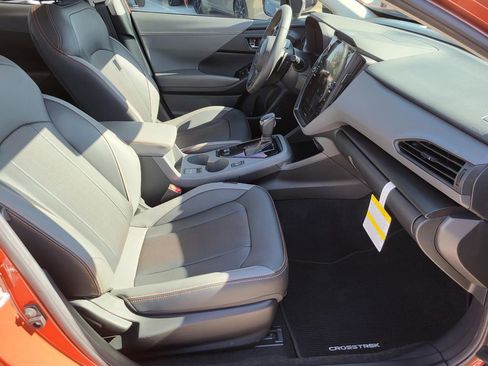 Certified 2025 Subaru Crosstrek 2.5i Limited w/ Crosstrek Mirror Package image 8