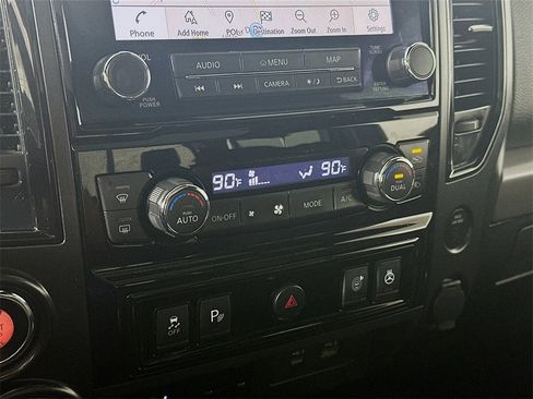Used 2021 Nissan Titan PRO-4X w/ Pro-4x Convenience Package image 18