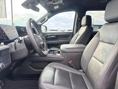 Used 2025 Chevrolet Tahoe LT AWD/4WD image 12
