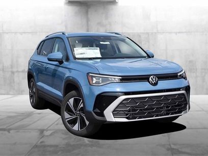 New 2025 Volkswagen Taos SE