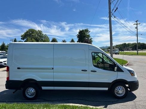 Used 2025 Ford Transit 250 148 Medium Roof Extended AWD w/ Load Area Protection Package image 6