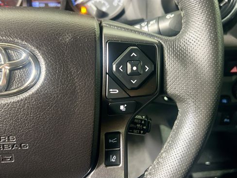 Used 2022 Toyota Tacoma TRD Sport w/ Technology Package image 19