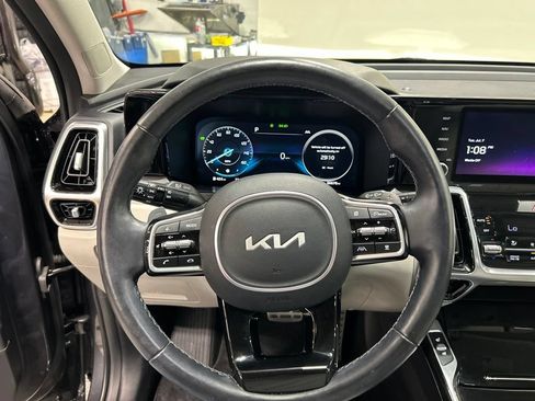 Used 2023 Kia Sorento SX Prestige w/ Panoramic Sunroof Package AWD/4WD image 18