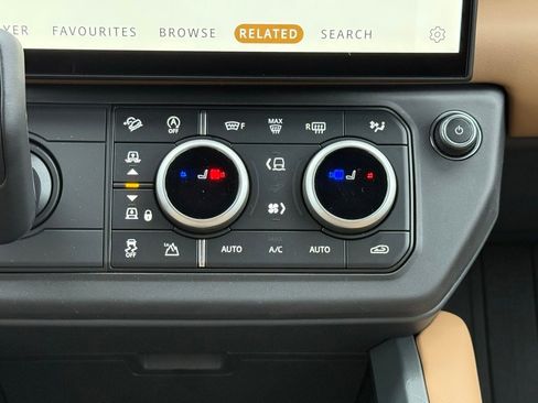 New 2026 Land Rover Defender 110 X-Dynamic SE image 25