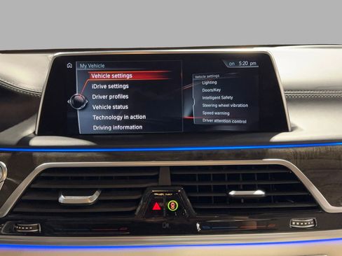 Used 2017 BMW 750i xDrive image 40