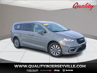 Used 2022 Chrysler Pacifica Touring-L
