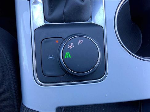 Used 2025 Chevrolet Blazer LT FWD image 34