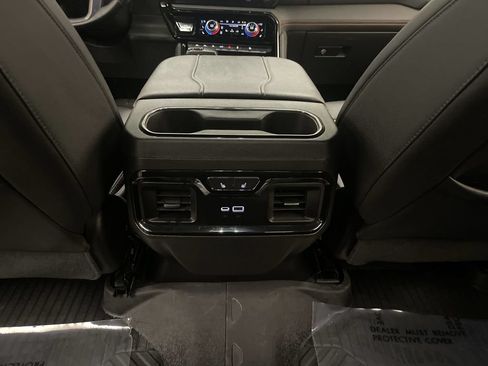 Used 2024 GMC Sierra 1500 AT4 w/ AT4 Premium Package AWD/4WD image 15