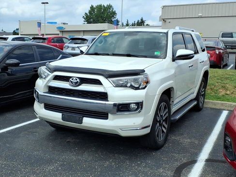Used 2017 Toyota 4Runner Limited AWD/4WD image 2