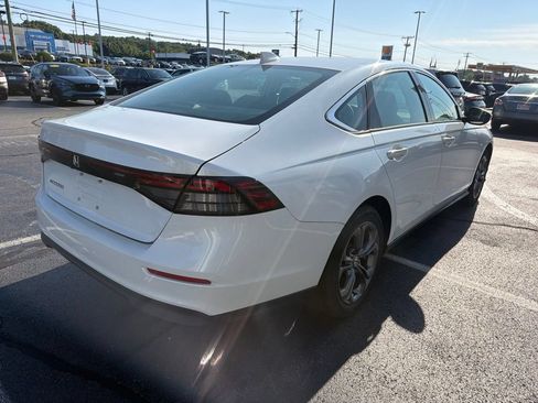 Used 2023 Honda Accord EX image 4