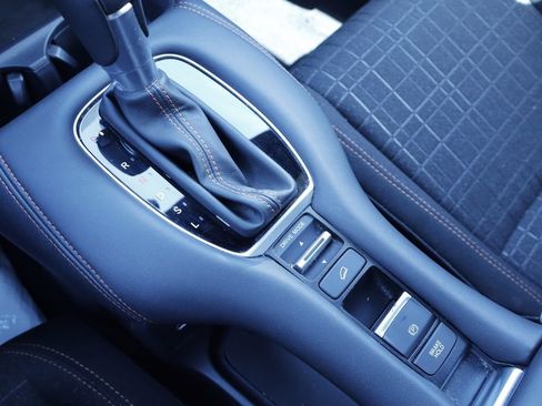 Used 2024 Honda HR-V Sport image 30