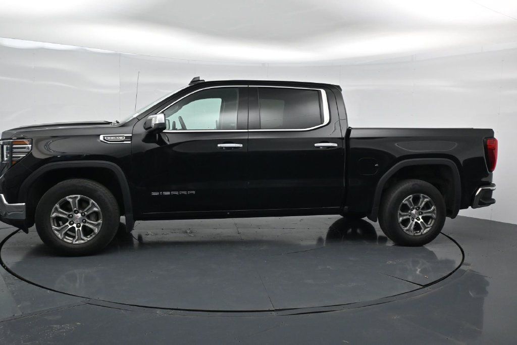 Used 2025 GMC Sierra 1500 SLT RWD image 4