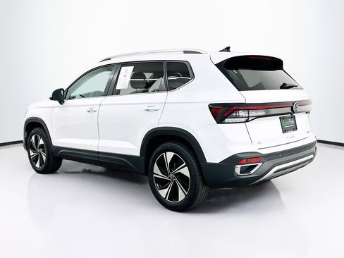 Used 2025 Volkswagen Taos SE AWD/4WD image 5