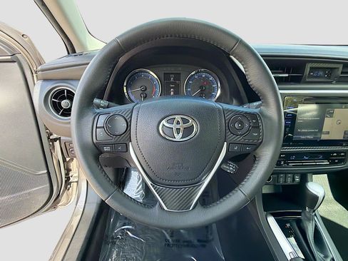 Used 2018 Toyota Corolla XLE image 37
