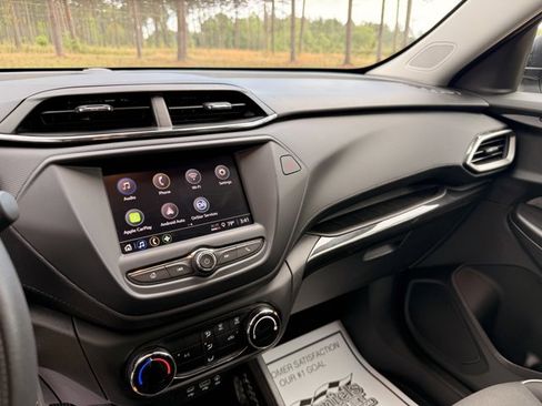 Used 2023 Chevrolet TrailBlazer LS image 18