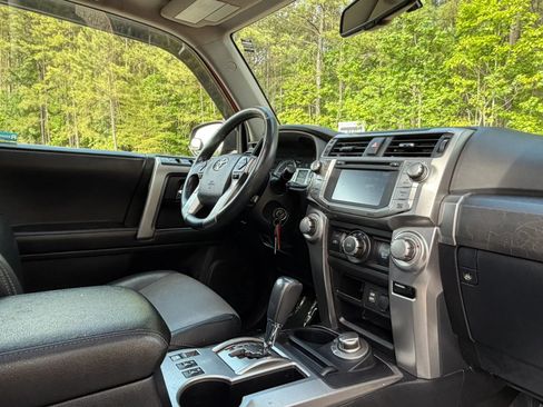 Used 2016 Toyota 4Runner SR5 Premium AWD/4WD image 25