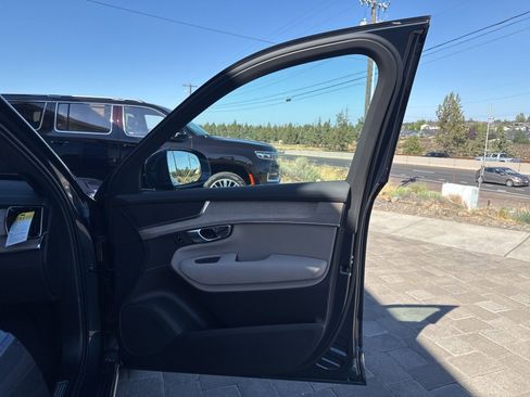 New 2026 Volvo XC90 B6 Core image 15