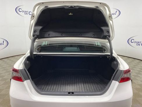 Used 2024 Toyota Camry SE FWD image 6