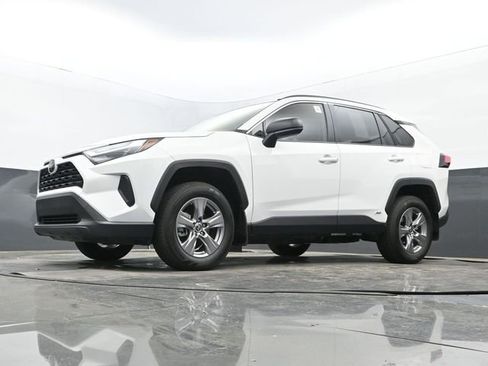 Used 2025 Toyota RAV4 LE image 28