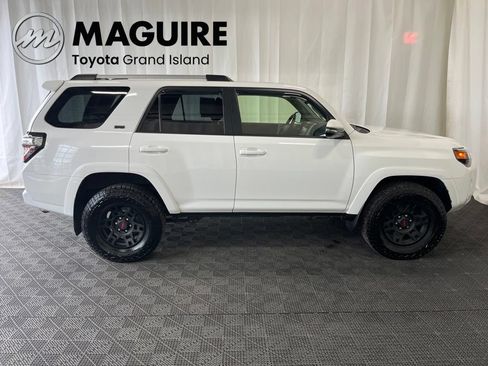 Used 2021 Toyota 4Runner SR5 Premium w/ Moonroof Package AWD/4WD image 2
