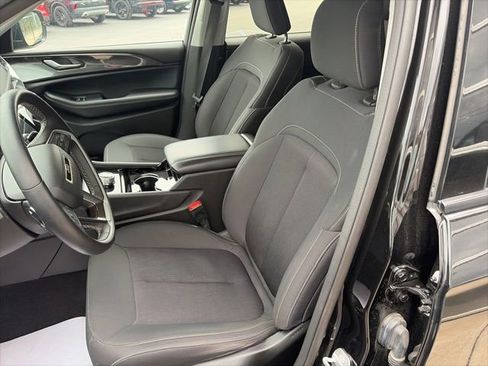 Used 2022 Jeep Grand Cherokee L Laredo w/ Luxury Tech Group I AWD/4WD image 8